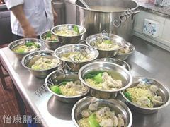 供應(yīng)心怡用膳，引領(lǐng)健康飲食新理念——怡康膳食管理在紡織皮革行業(yè)員工關(guān)懷中的應(yīng)用